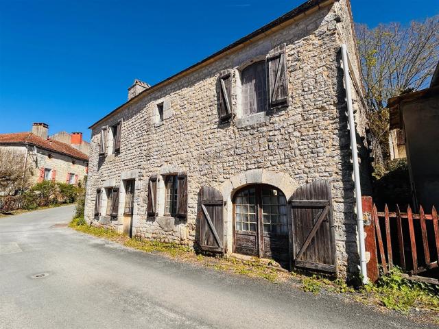 Maison de village 3 chambres avec cour intime et terrasse à. 113m² Frayssinet