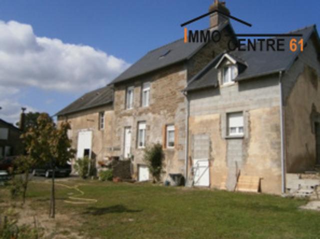 Maison de village 3 chambres avec grande dépendance