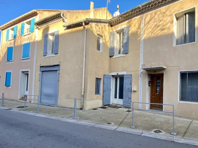 Maison de village: 3 chambres + dépendance