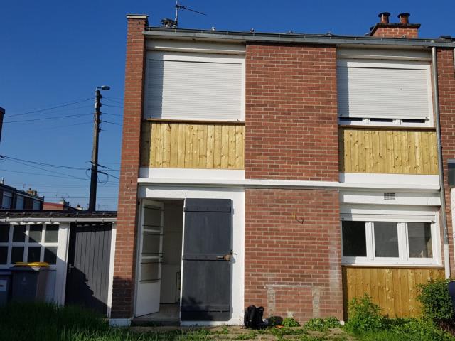 MAISON DE VILLAGE 3 CHAMBRES JARDIN GARAGE