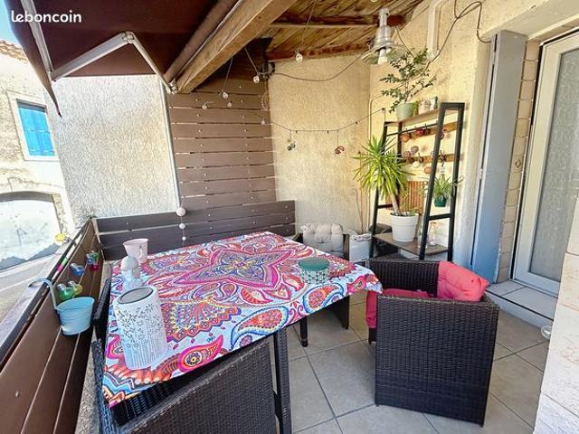 Maison de village T3 avec terrasse, cave et stationnement