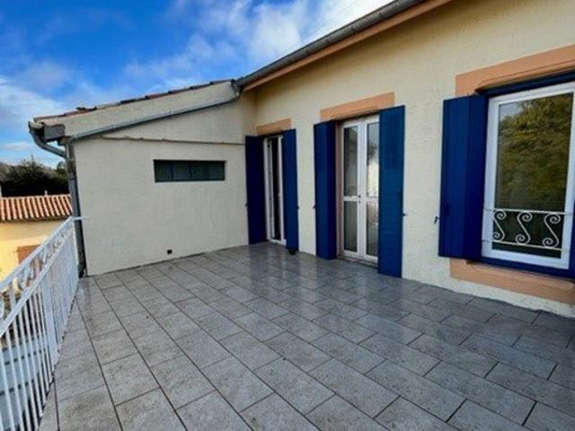 Maison de village T4 avec terrasses et jardin