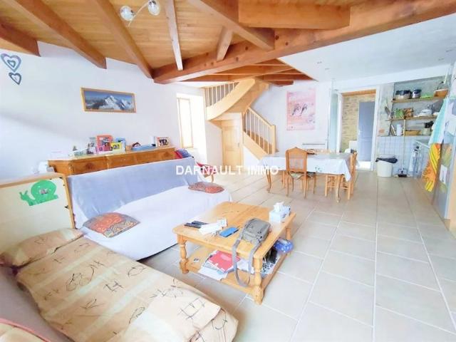 Maison de village T4 rénovée de 140m2 avec Terrasses et Cave
