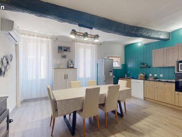 Maison de village T5 82 m², rénovée, avec garage et loggia