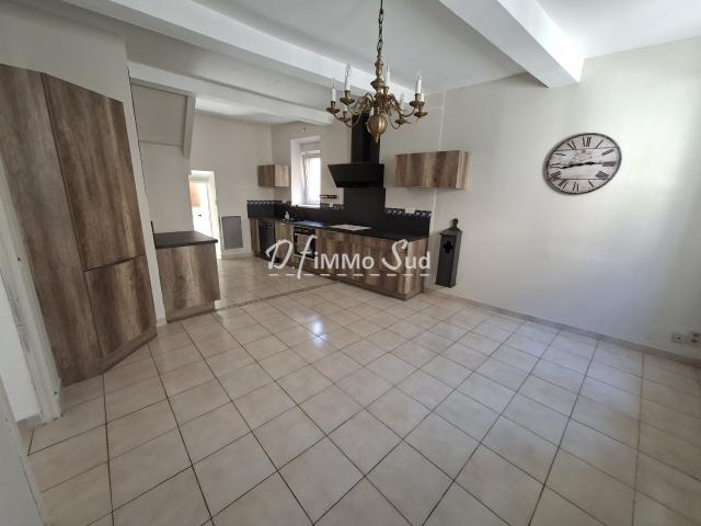 MAISON DE VILLAGE T5 AVEC ANNEXES