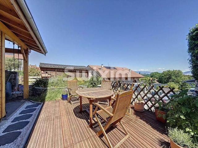 Maison de village T5 de 150m2 avec balcon, terrasse, jardinet et