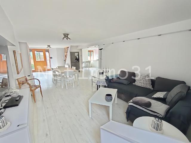 Maison de village T5 entièrement rénovée Nous Contacter