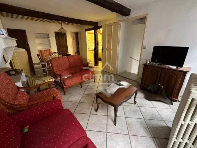 Maison de village T6 avec cour et terrasse