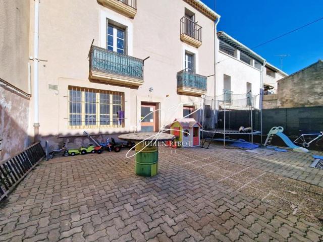 Maison de village T8 170 m², cour 75 m², 2 entrées
