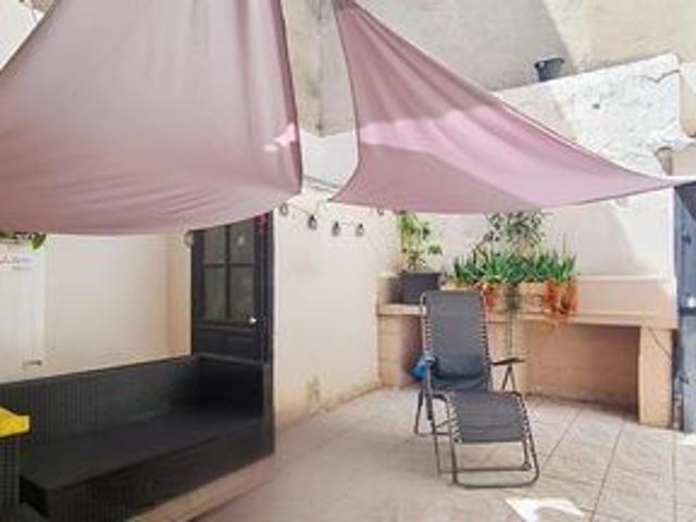 MAISON DE VILLAGE, TERRASSE, GARAGE