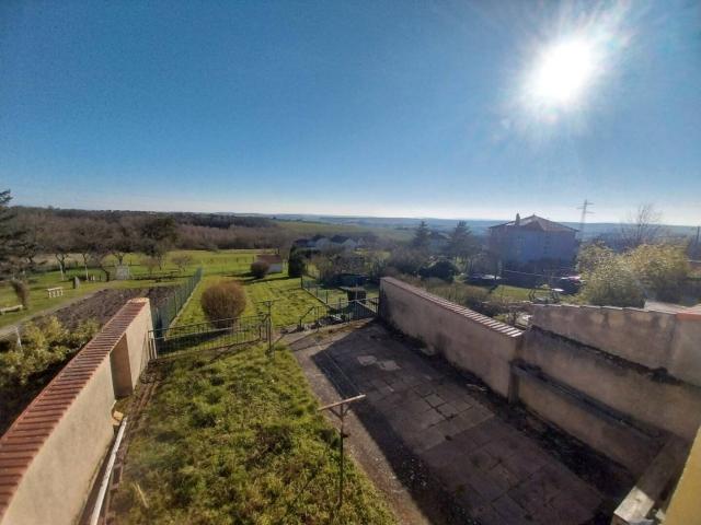 Maison de village, terrasse, garage, jardin