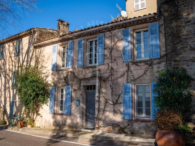 Maison de village vue dégagée 128m² Gassin