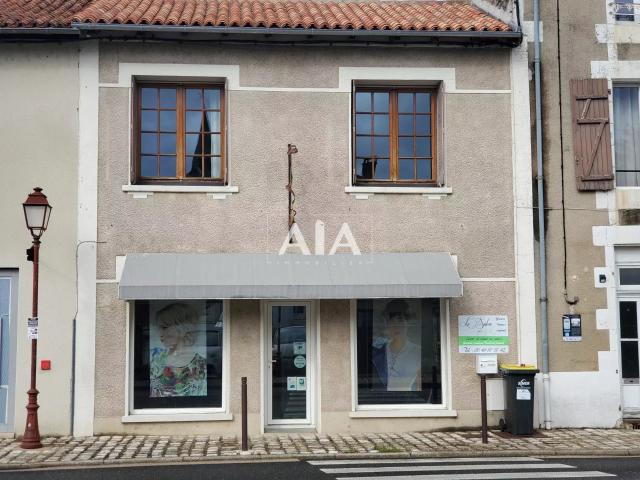 Maison de village à Charroux