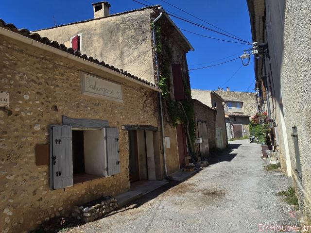 Maison de village à fort potentiel de 57 m² Ancienne boulangerie Allemagne en Provence