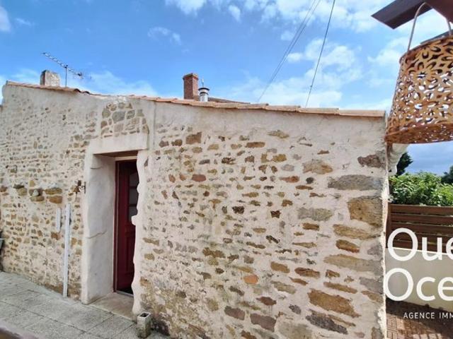 Maison de Village à Jard sur Mer: Charme et Confort
