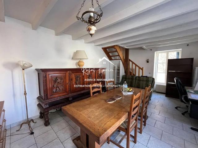 Maison de village à la campagne