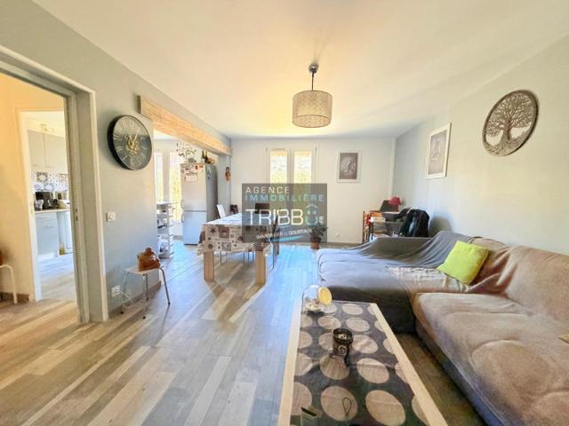 MAISON DE VILLAGE A LLUPIA AVEC EXTERIEUR ET GARAGE