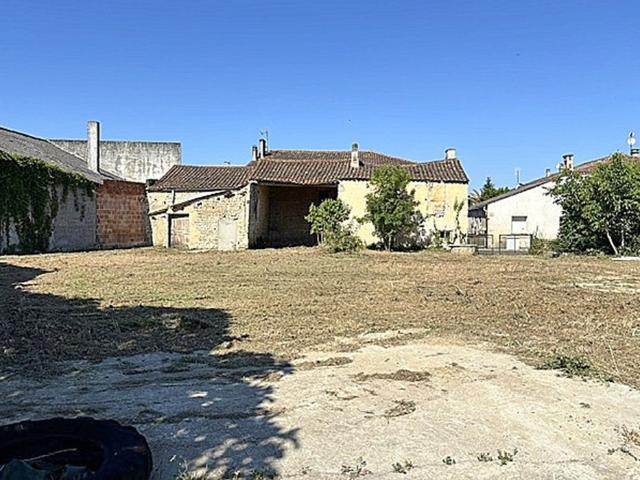 Maison de village à réhabiliter avec terrain constructible 420 m2