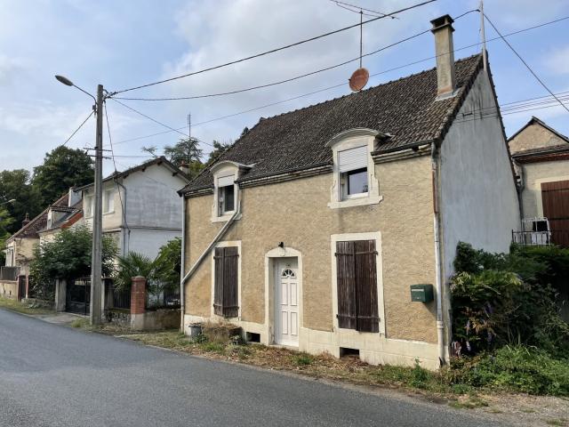 MAISON DE VILLAGE A RENOVER
