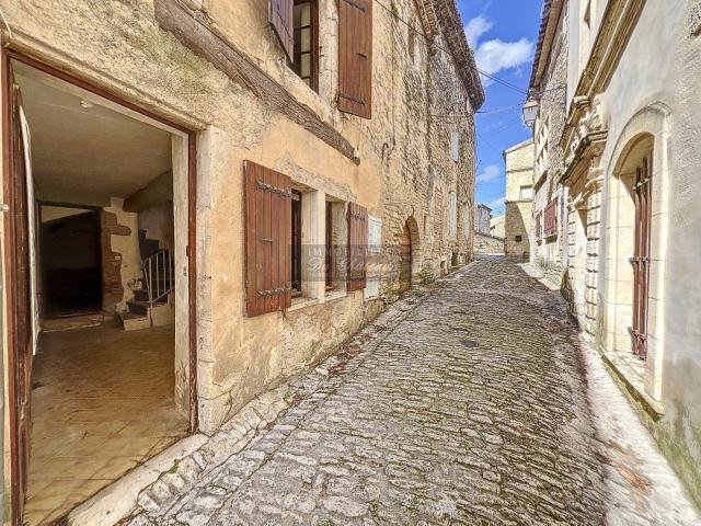 Maison de village à rénover au coeur de Gordes 70m² Gordes