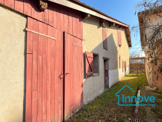 Maison de village à rénover au coeur de Pompignan