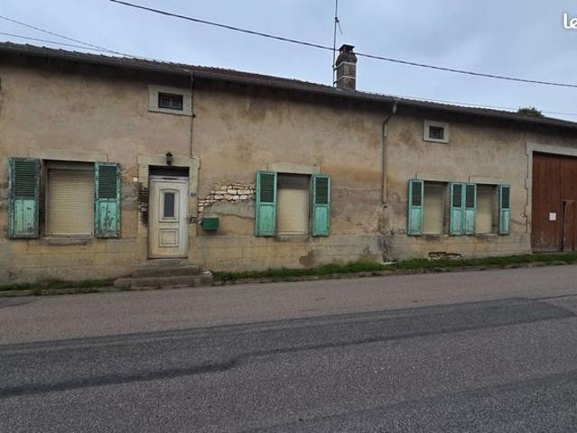 Maison de village à rénover avec grange