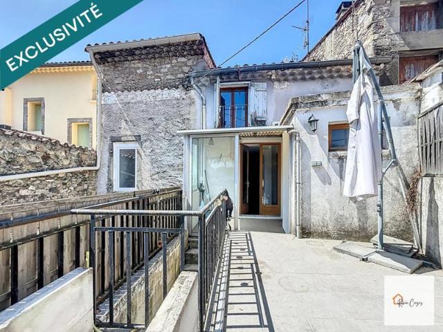 Maison de village à rénover avec jardin et caves
