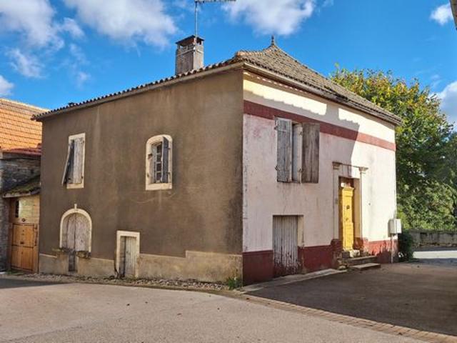 Maison de village à rénover Beau Potentiel