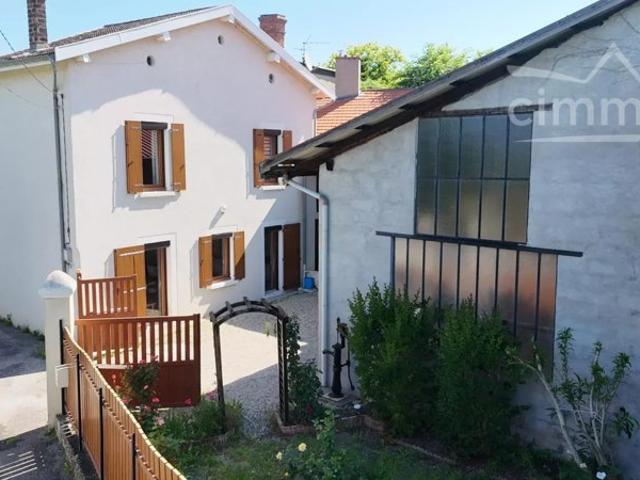 MAISON DE VILLAGE A ST RAMBERT 26