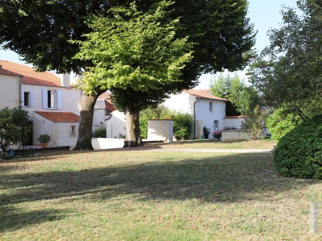 En Charente Maritime, dans un village de caractère proche de Cog