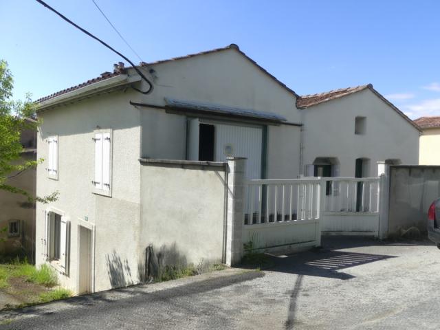 maison de village avec sortie et garages, 8 pièces
