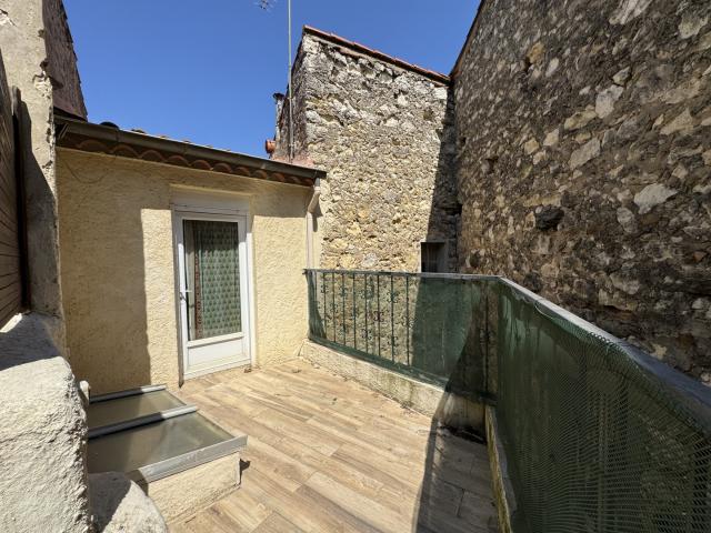 Maison de village avec terrasse et garage à Coursan 11110