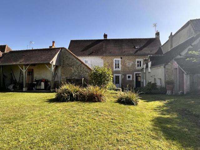Maison de village à 10 min de Bellême 61130, proche commerces