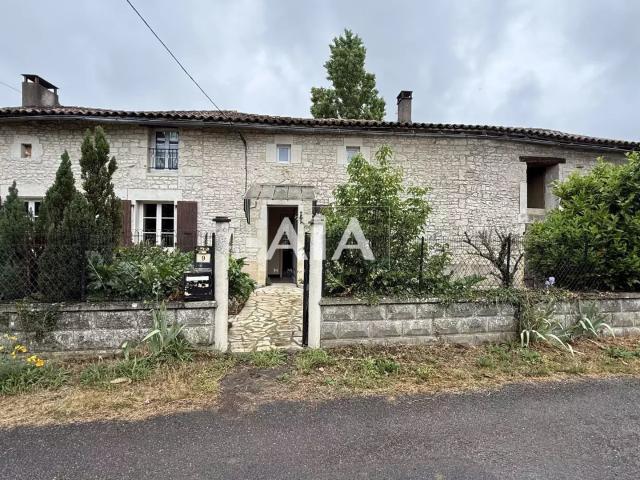 Maison de village à 7 min de Ruffec
