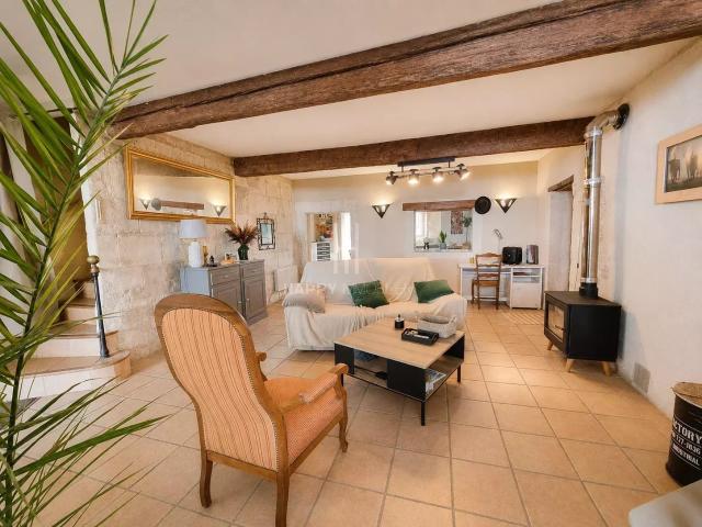 Maison de village alliant charme et potentiel 115m² Mollégès