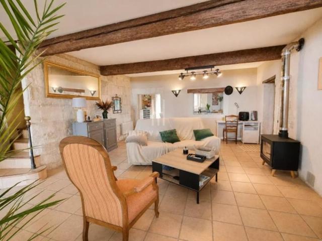 Maison de village alliant charme et potentiel