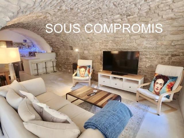 Maison de village ancienne rénovée à Saignon / Luberon 118m² Saignon