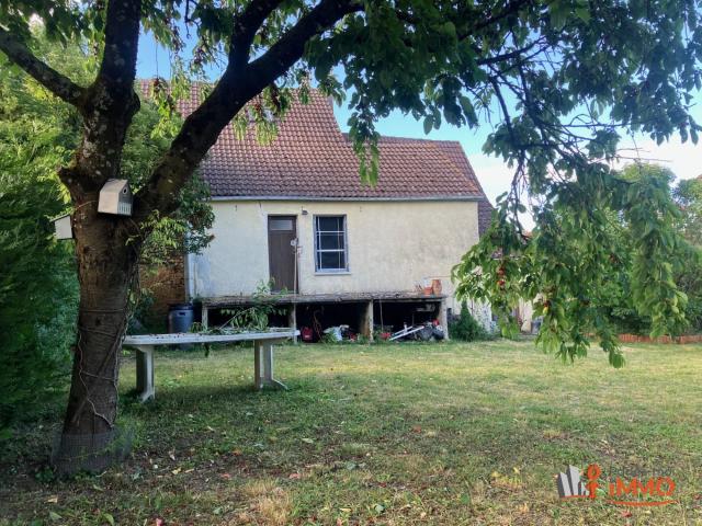 Maison de village atypique avec jardin