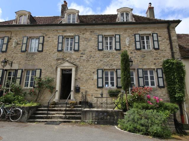 Maison de village au calme avec petit terrain 150m² Saint Didier sur Arroux