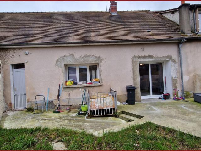Maison de village au coeur de Cérans Foulletourte