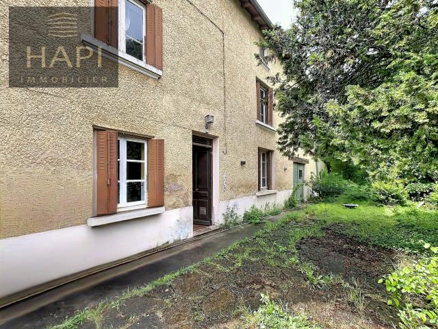 Maison de Village au coeur de Francheville le Haut à rénover