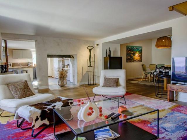 Maison de village au pied du château de Grignan