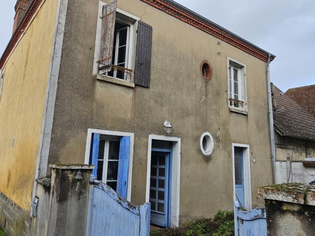 Maison de village avec cour