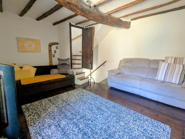 Maison de village avec cour Charme authentique La Caunette