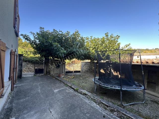 Maison de village avec cour et atelier 105m² Limoux