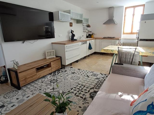 Maison de village avec cour et garage 101m² Laure Minervois