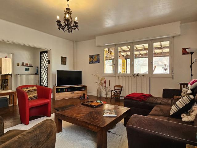 Maison de village avec cour et garage 239m² Villeneuve d'Olmes