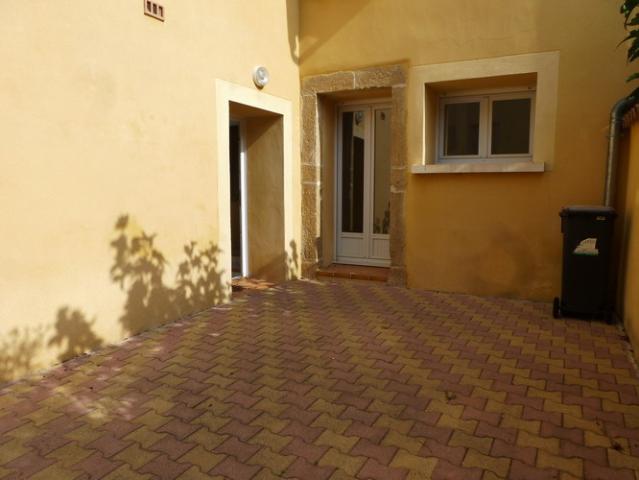 Maison de village avec cour intérieure et garage