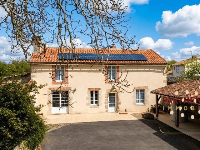 Maison de village avec dépendances à LHOUMOIS