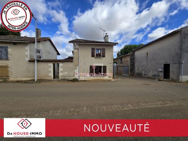 Maison de village avec dépendances, cour, grange et jardin